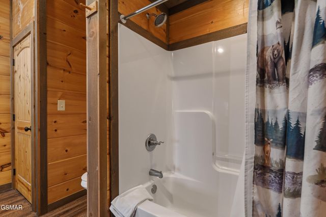 244 Stone Fence Lane, Gatlinburg, TN 37738