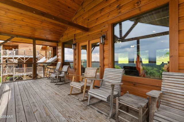 244 Stone Fence Lane, Gatlinburg, TN 37738