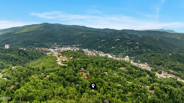 244 Stone Fence Lane, Gatlinburg, TN 37738