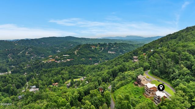 244 Stone Fence Lane, Gatlinburg, TN 37738