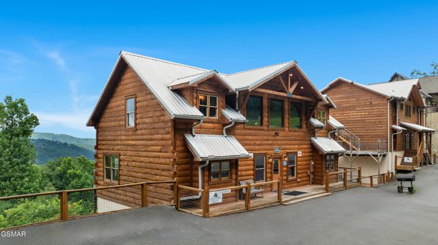 244 Stone Fence Lane, Gatlinburg, TN 37738