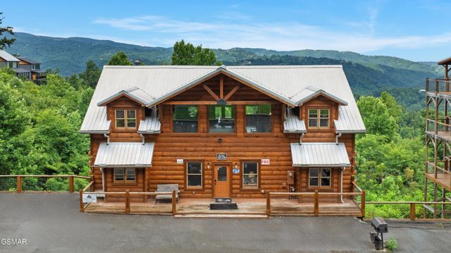 244 Stone Fence Lane, Gatlinburg, TN 37738