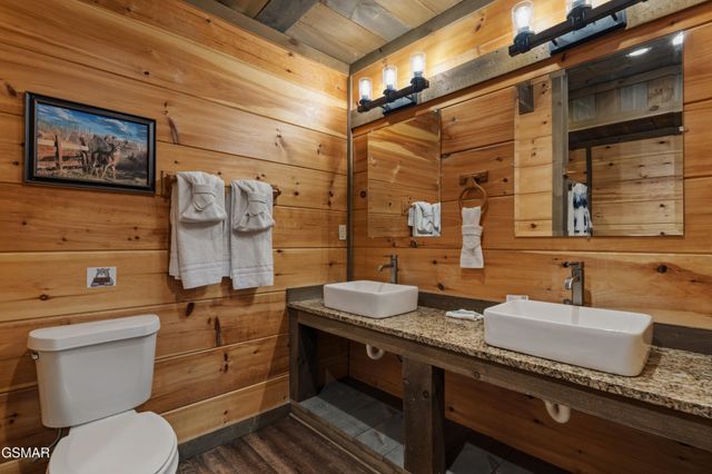 244 Stone Fence Lane, Gatlinburg, TN 37738