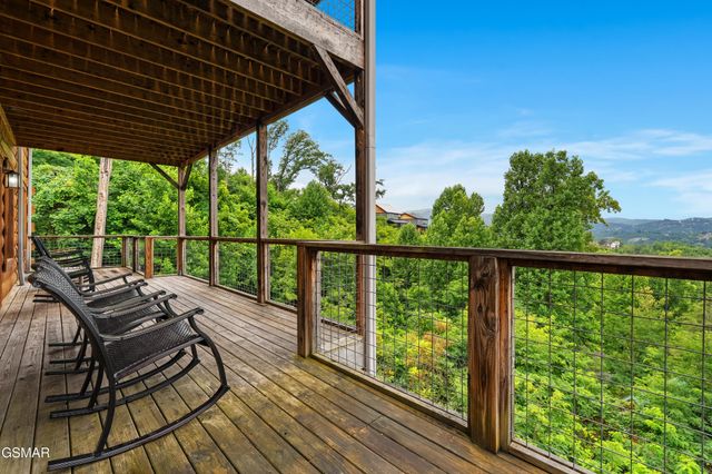 244 Stone Fence Lane, Gatlinburg, TN 37738