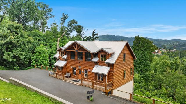 244 Stone Fence Lane, Gatlinburg, TN 37738