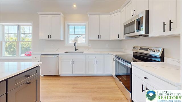 2905 Roosevelt Street, Bethlehem Twp, PA 18020