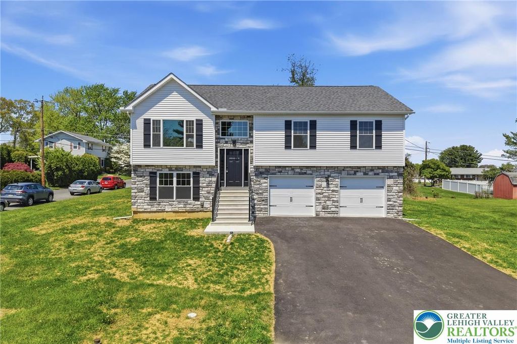 2905 Roosevelt Street, Bethlehem Twp, PA 18020