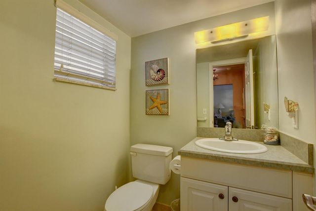 29 COLONIAL CLUB Drive 202, Boynton Beach, FL 33435