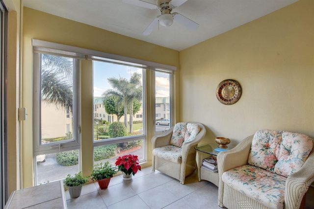 29 COLONIAL CLUB Drive 202, Boynton Beach, FL 33435