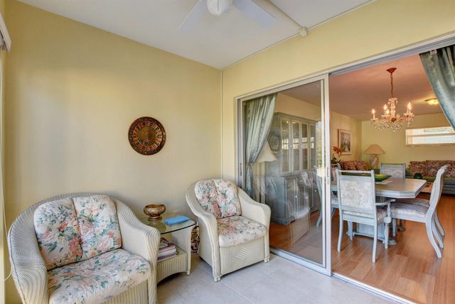 29 COLONIAL CLUB Drive 202, Boynton Beach, FL 33435