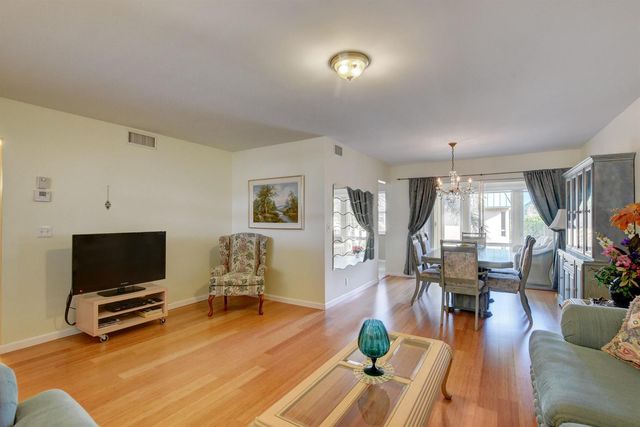 29 COLONIAL CLUB Drive 202, Boynton Beach, FL 33435