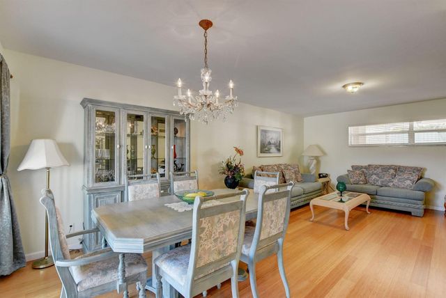 29 COLONIAL CLUB Drive 202, Boynton Beach, FL 33435