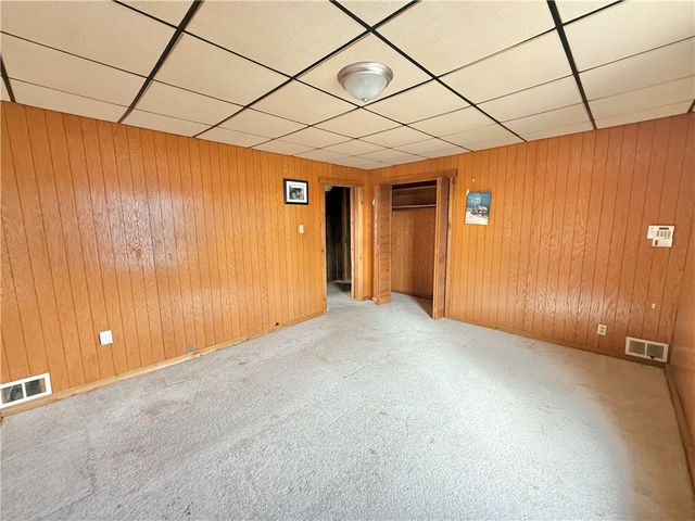 700 W Clayton St, New Castle, PA 16102