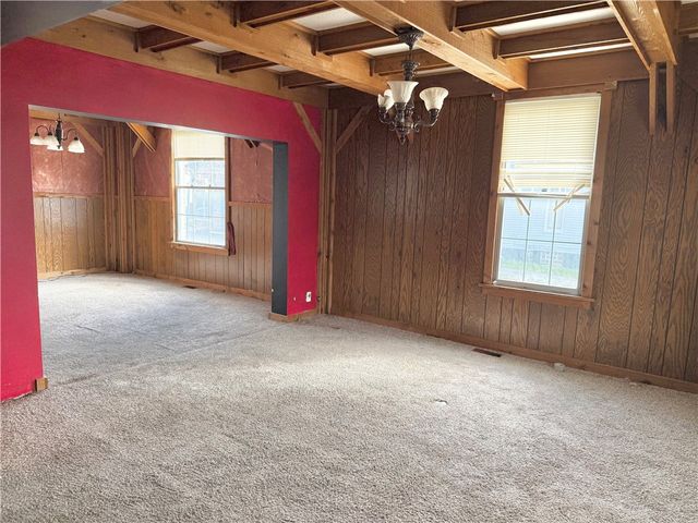 700 W Clayton St, New Castle, PA 16102