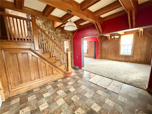 700 W Clayton St, New Castle, PA 16102