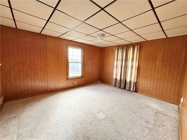 700 W Clayton St, New Castle, PA 16102