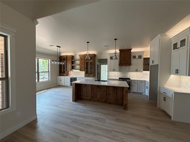 8141 Longbow Drive, Arcadia, OK 73007