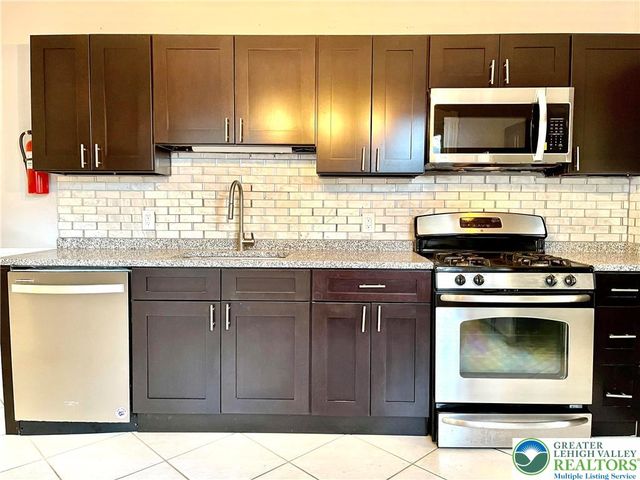 909 Bushkill Street, Easton, PA 18042