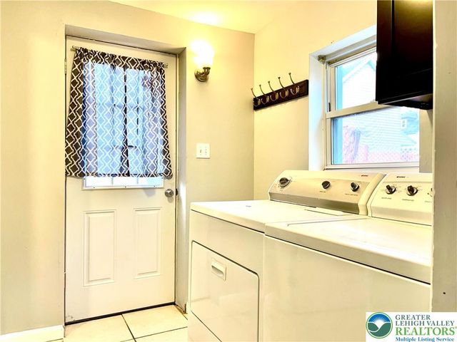 909 Bushkill Street, Easton, PA 18042