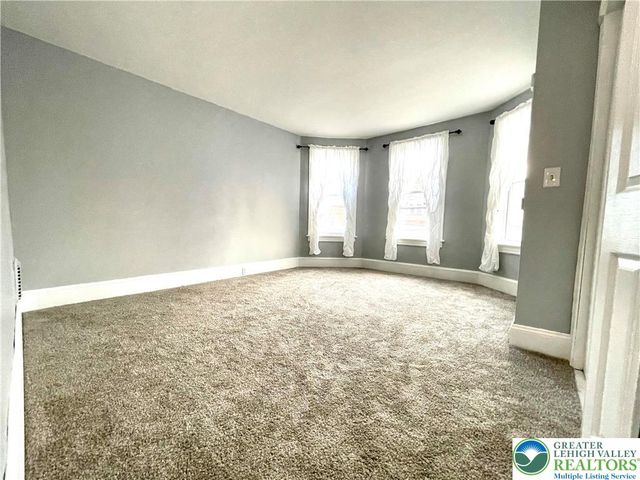 909 Bushkill Street, Easton, PA 18042