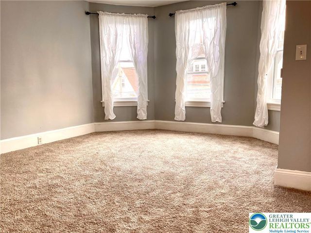 909 Bushkill Street, Easton, PA 18042