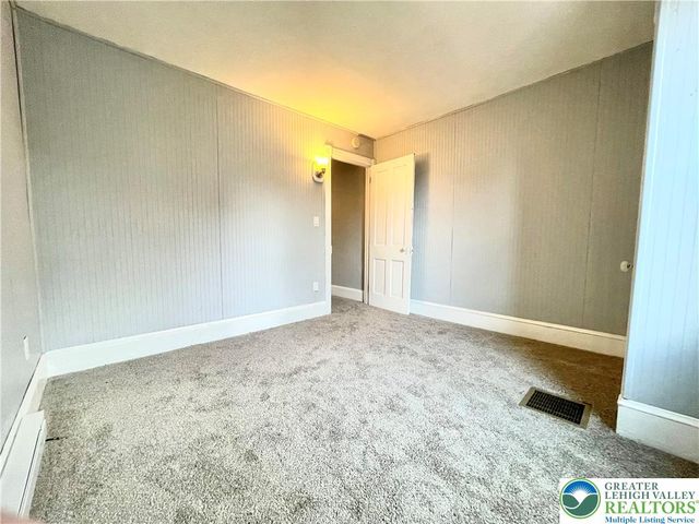 909 Bushkill Street, Easton, PA 18042