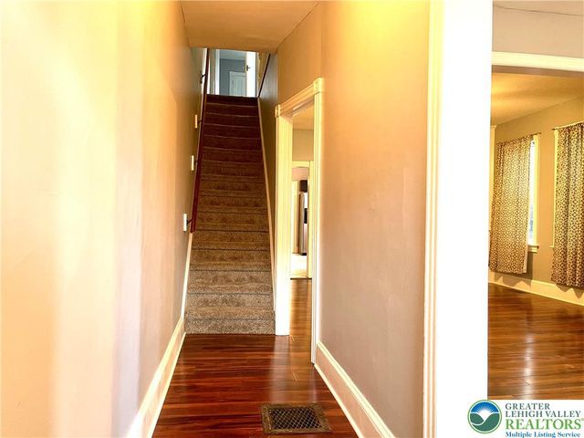 909 Bushkill Street, Easton, PA 18042