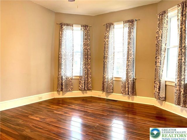 909 Bushkill Street, Easton, PA 18042