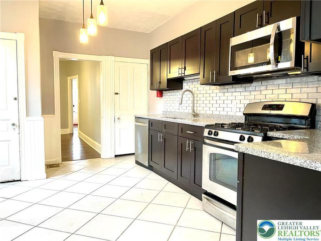 909 Bushkill Street, Easton, PA 18042