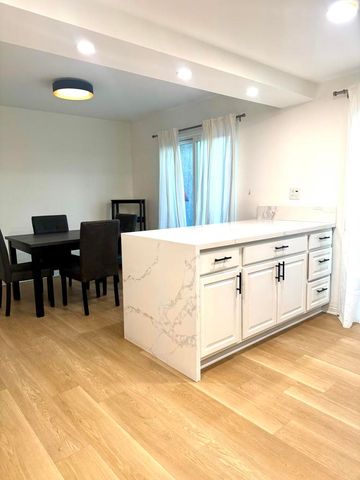 2120 N Indian Canyon Drive D, Palm Springs, CA 92262