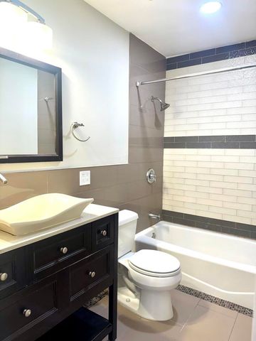 2120 N Indian Canyon Drive D, Palm Springs, CA 92262