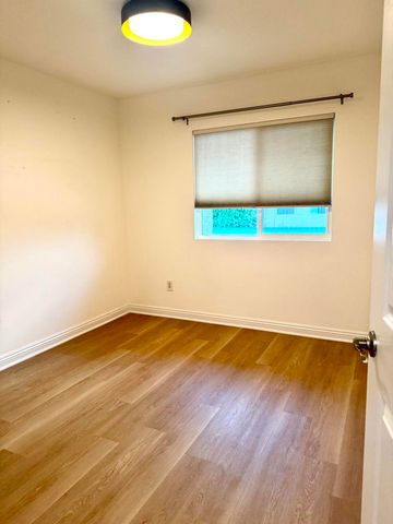 2120 N Indian Canyon Drive D, Palm Springs, CA 92262