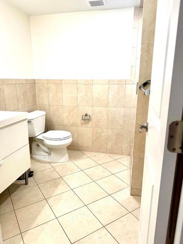 2120 N Indian Canyon Drive D, Palm Springs, CA 92262