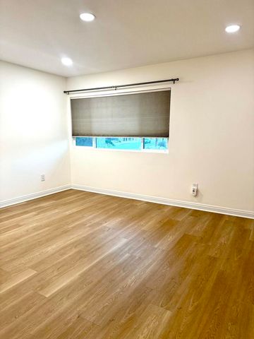 2120 N Indian Canyon Drive D, Palm Springs, CA 92262