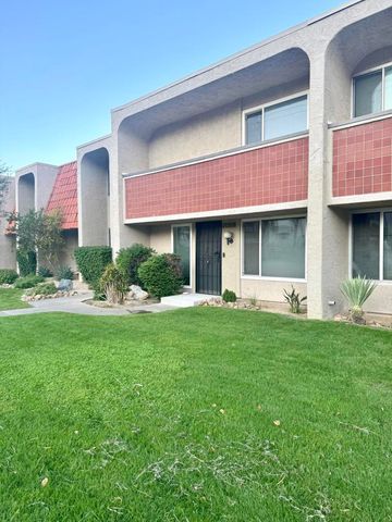 2120 N Indian Canyon Drive D, Palm Springs, CA 92262