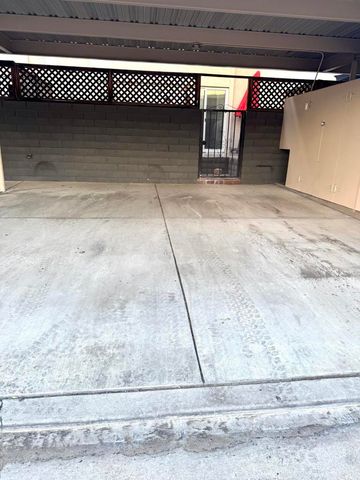 2120 N Indian Canyon Drive D, Palm Springs, CA 92262