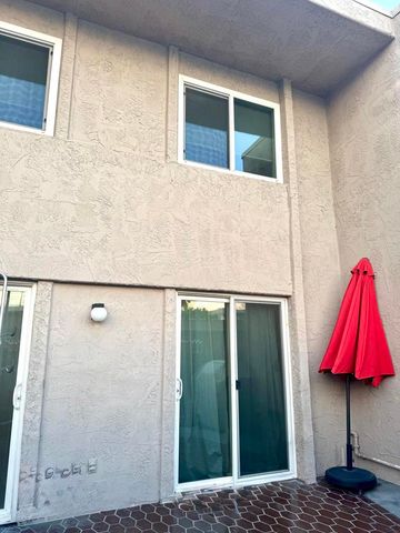 2120 N Indian Canyon Drive D, Palm Springs, CA 92262