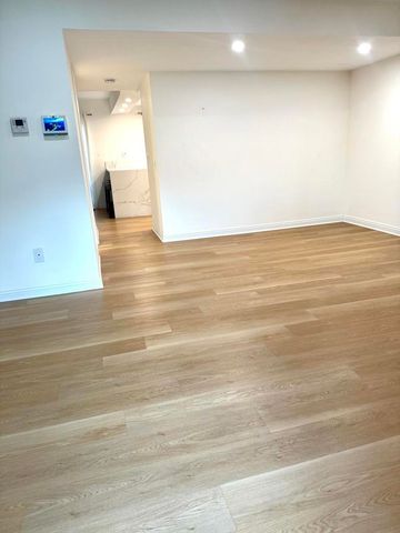 2120 N Indian Canyon Drive D, Palm Springs, CA 92262