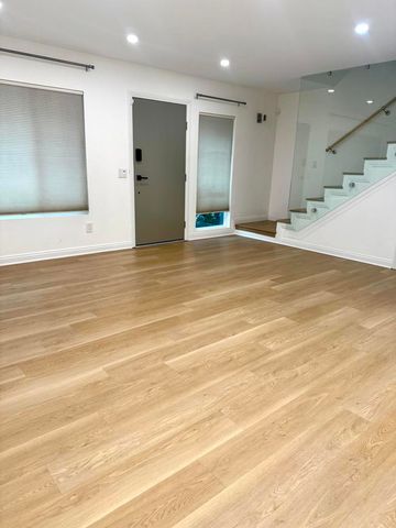 2120 N Indian Canyon Drive D, Palm Springs, CA 92262