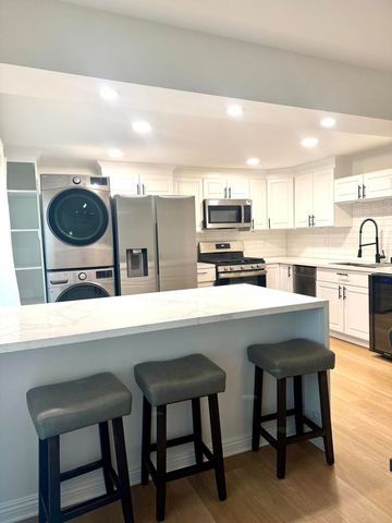 2120 N Indian Canyon Drive D, Palm Springs, CA 92262