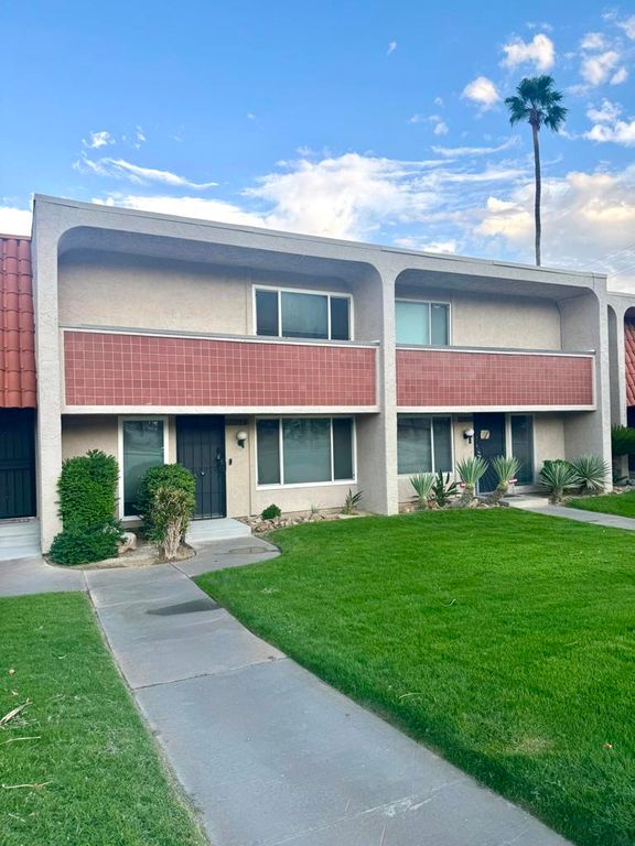 2120 N Indian Canyon Drive D, Palm Springs, CA 92262