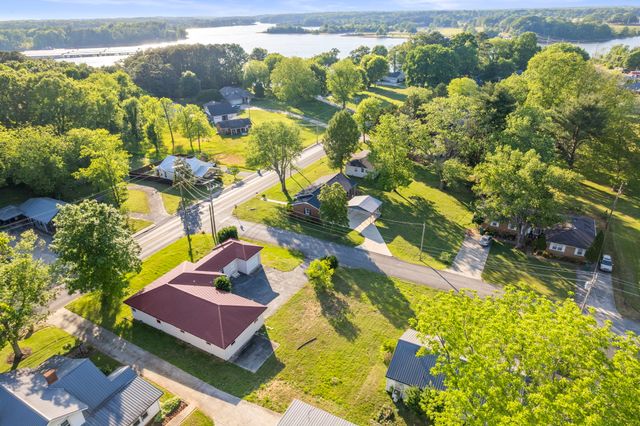 1010 N High St, Winchester, TN 37398