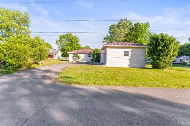 1010 N High St, Winchester, TN 37398