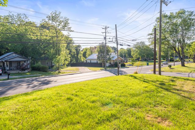1010 N High St, Winchester, TN 37398
