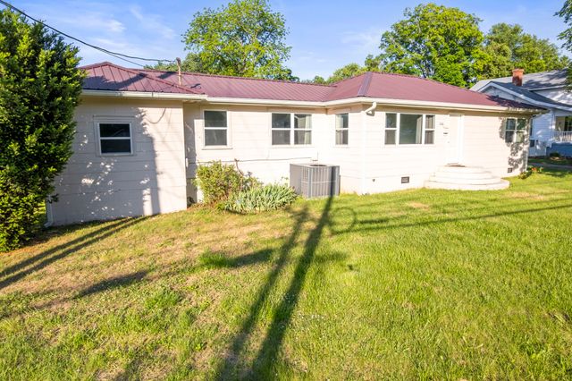 1010 N High St, Winchester, TN 37398