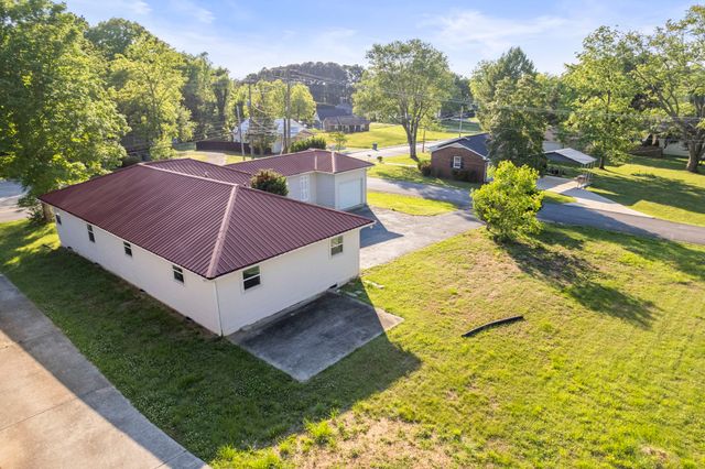 1010 N High St, Winchester, TN 37398