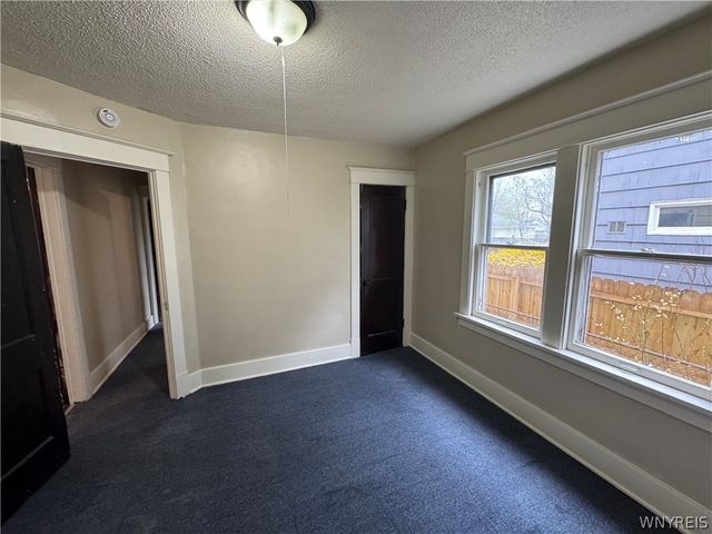 2419 Whitney Avenue, Niagara Falls, NY 14301