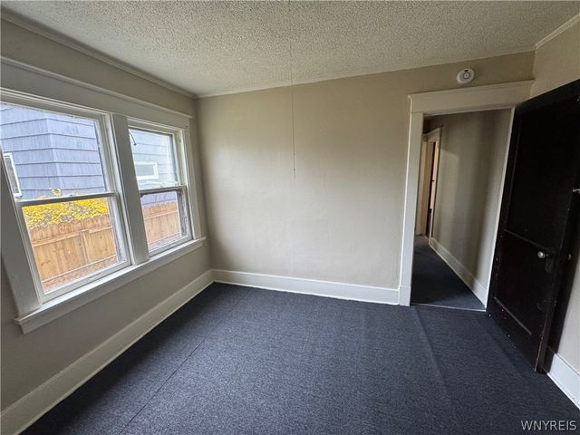 2419 Whitney Avenue, Niagara Falls, NY 14301