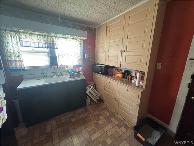 2419 Whitney Avenue, Niagara Falls, NY 14301