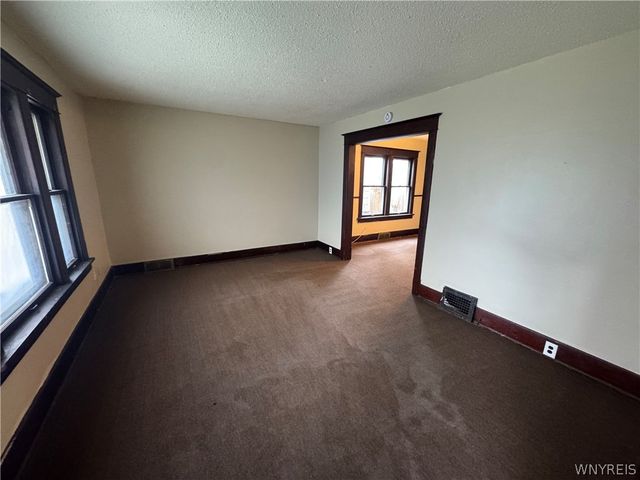 2419 Whitney Avenue, Niagara Falls, NY 14301